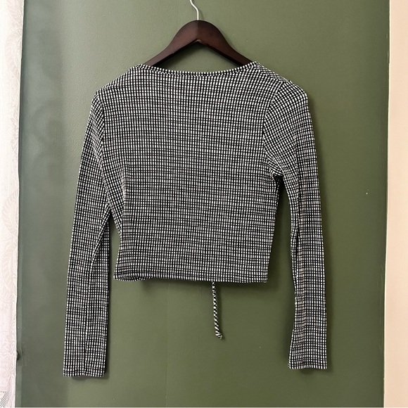 Caution To The Wind Black and White Ruched Blouse - Picture 3 of 6